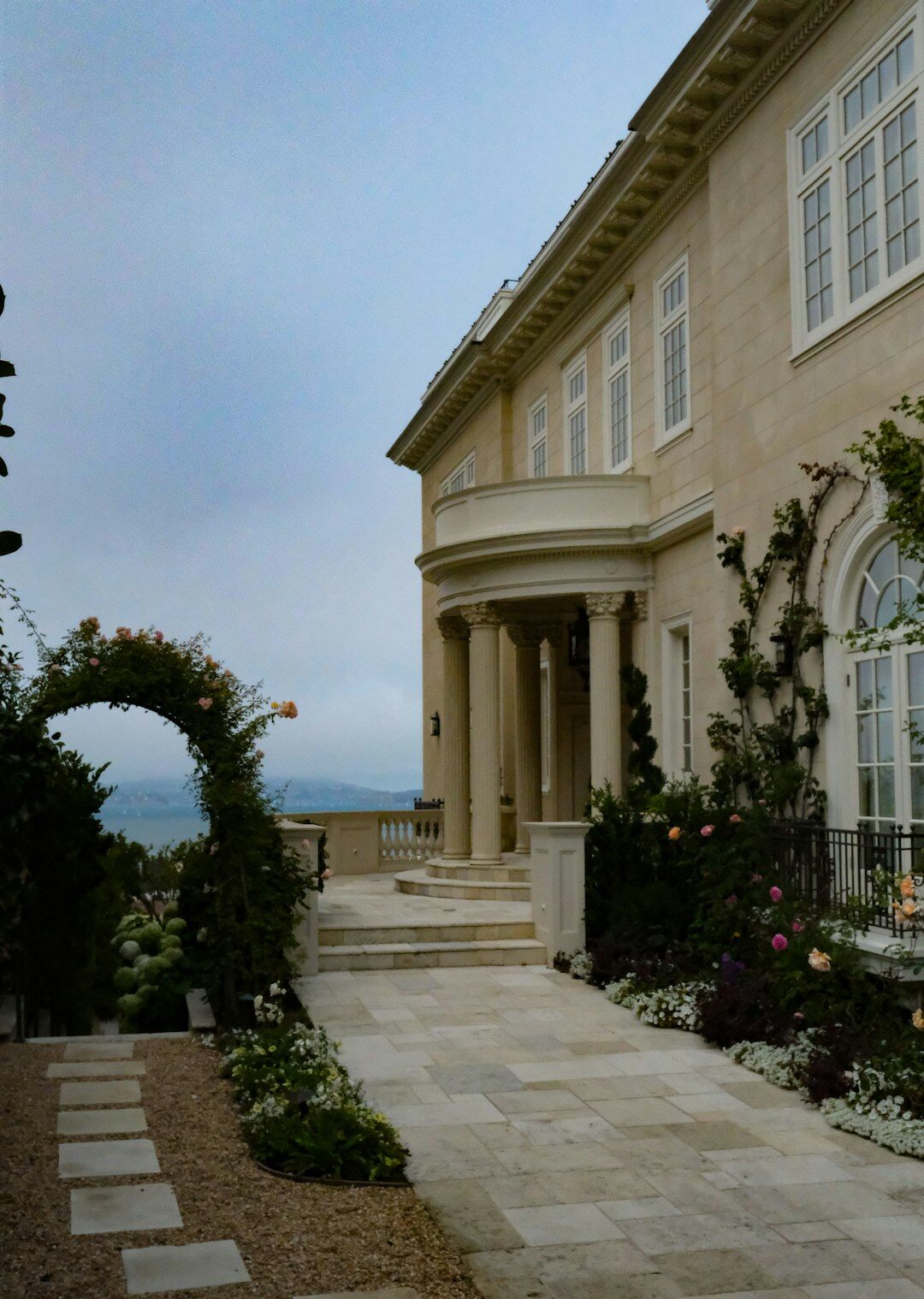 luxury celebrity mansion exterior